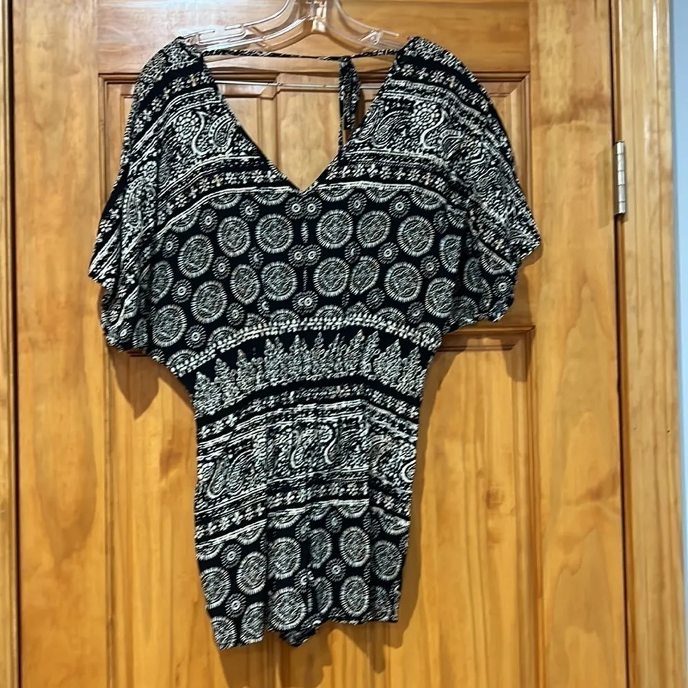 Forever 21 Boho Romper Small Black and Beige Shorts - Image 3