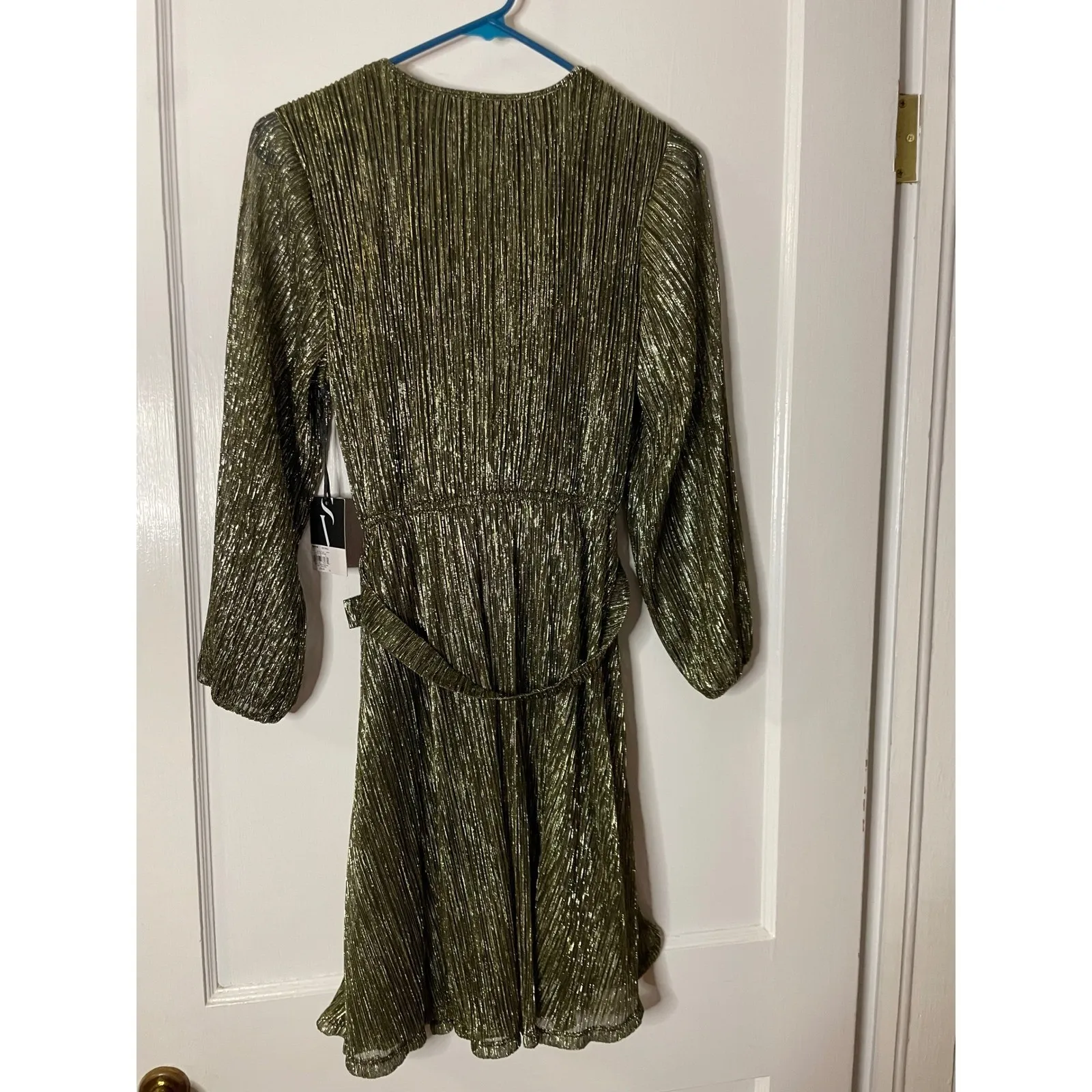 Simply Vera Vera Wang Women's Metallic Pleated Wrap Dress Long Sleeve Gold Small - Image 4
