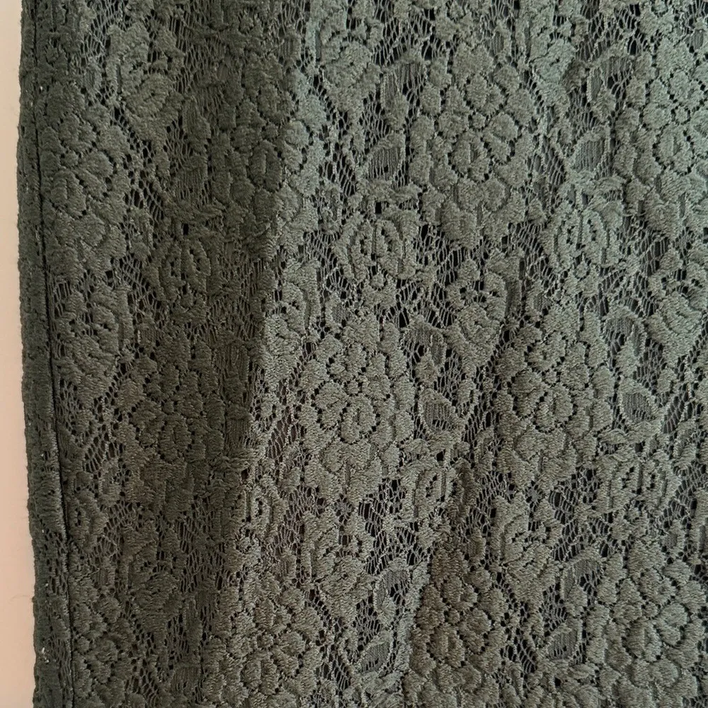 Ann Taylor Lace Pencil Skirt - Forest‎ Green, Size 8P | Workwear Chic | Classic - Image 3