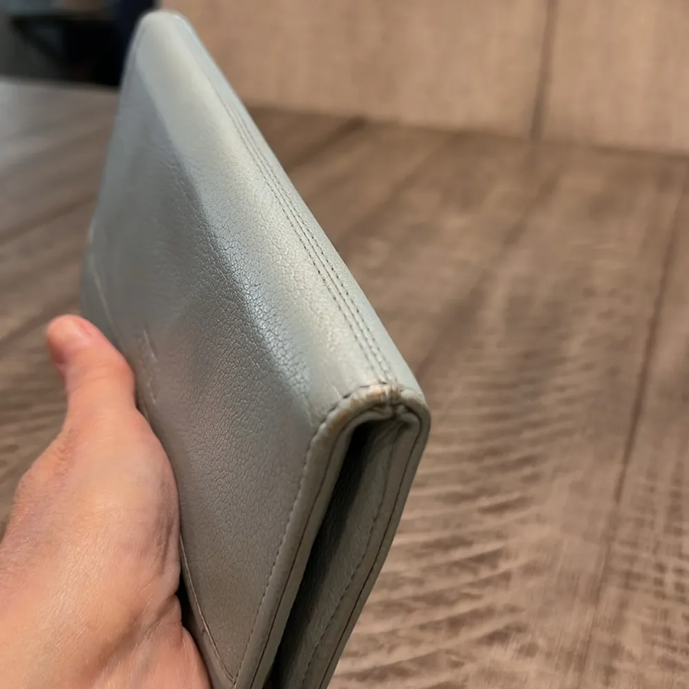 Margot New York leather Gabby Wristlet Wallet in EUC Robins egg blue - Image 10