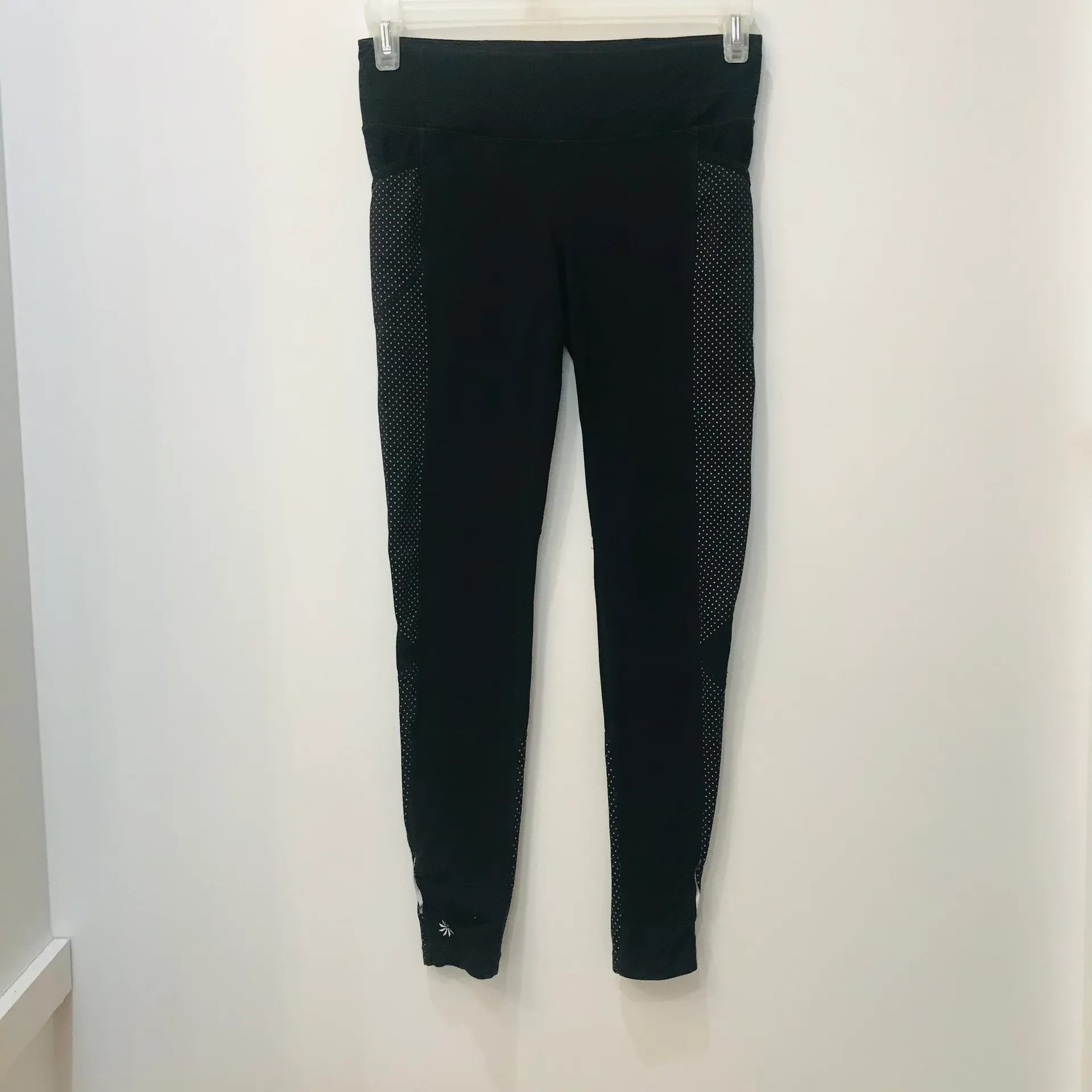 Dot Be Free Black Tight Leggings sz small . - Image 2