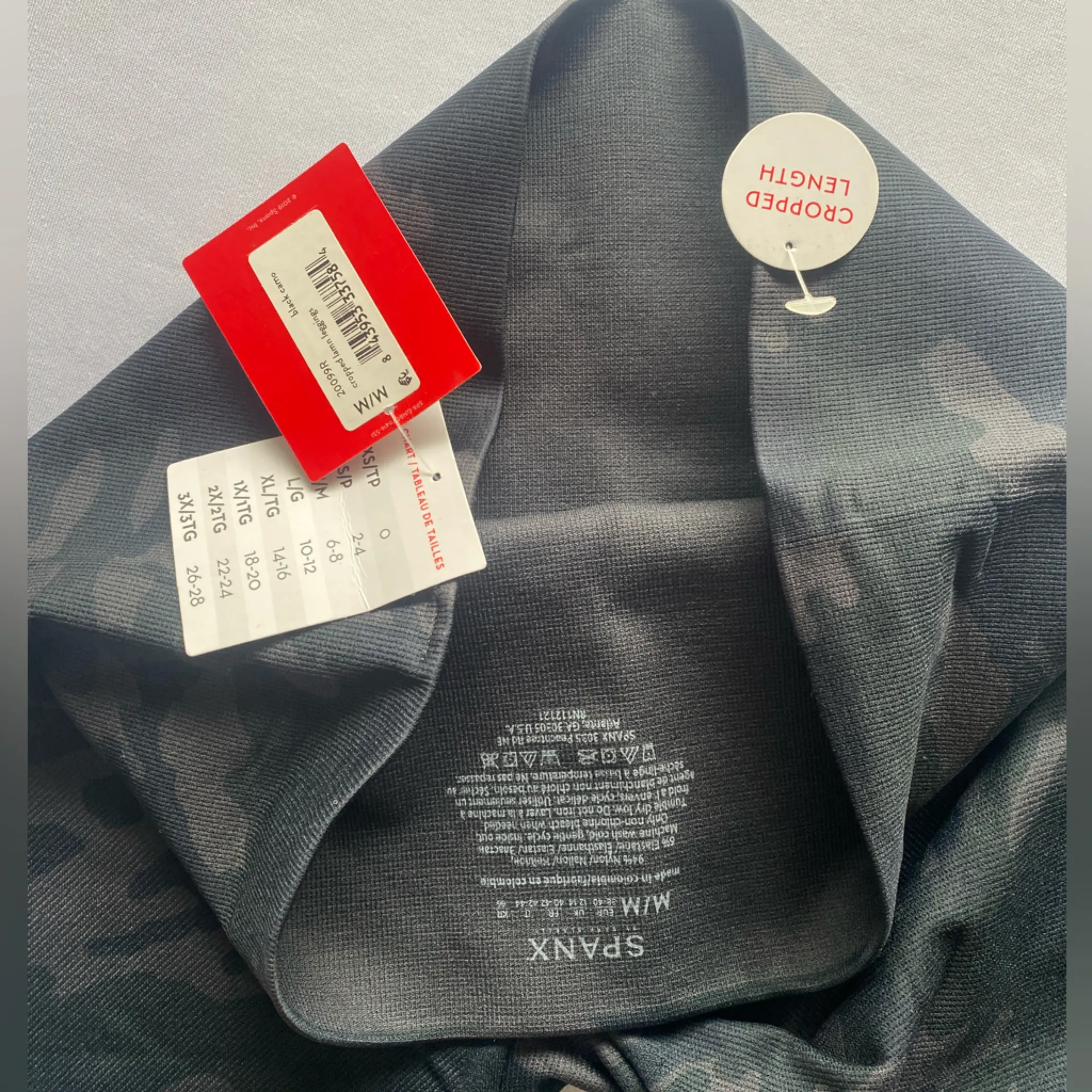 Spanx‎ Seamless Women’s Black Camo Cropped Length Leggings
Size M - Image 8