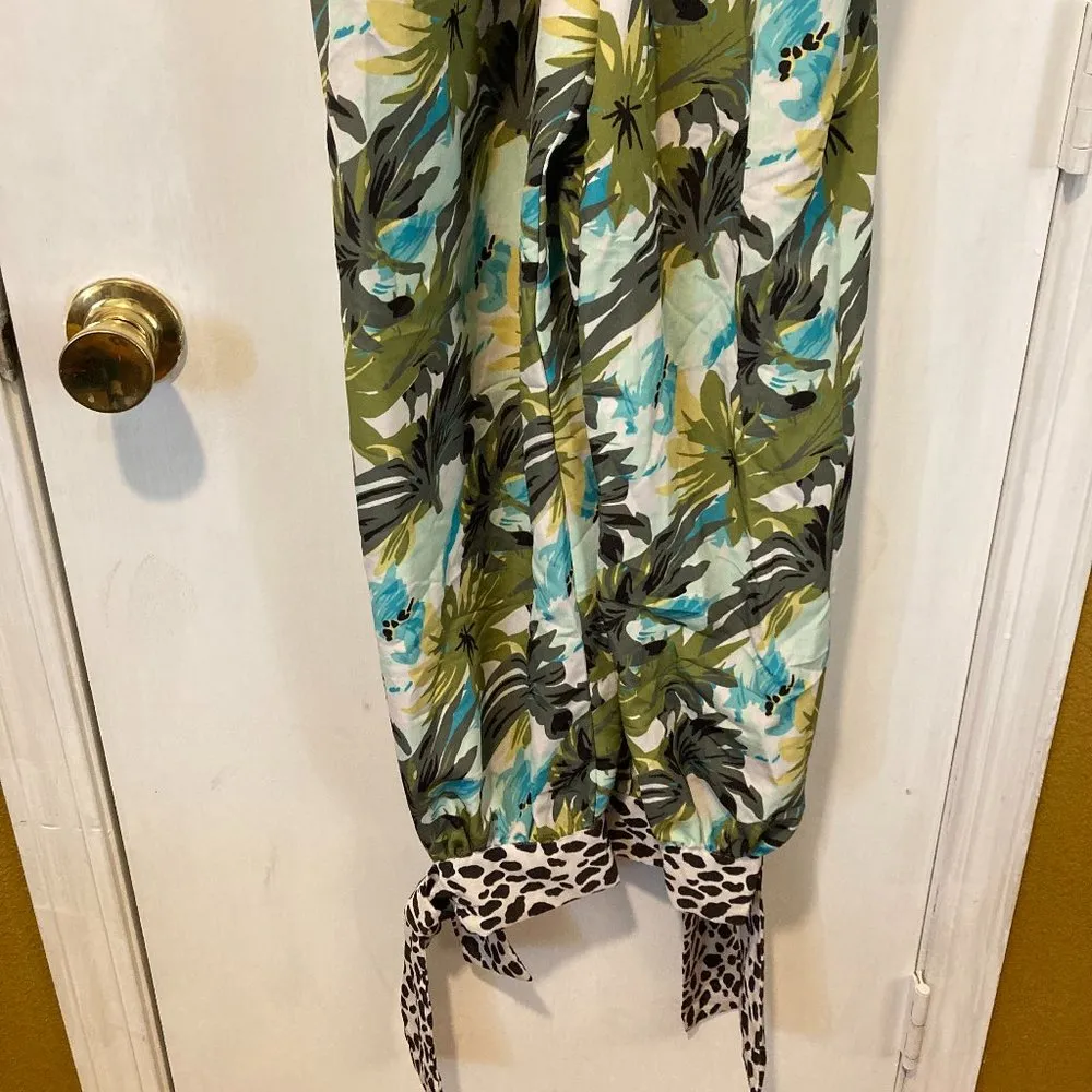 Kendall & Kylie women's size S small lightweight floral animal print jumpsuit - Image 3