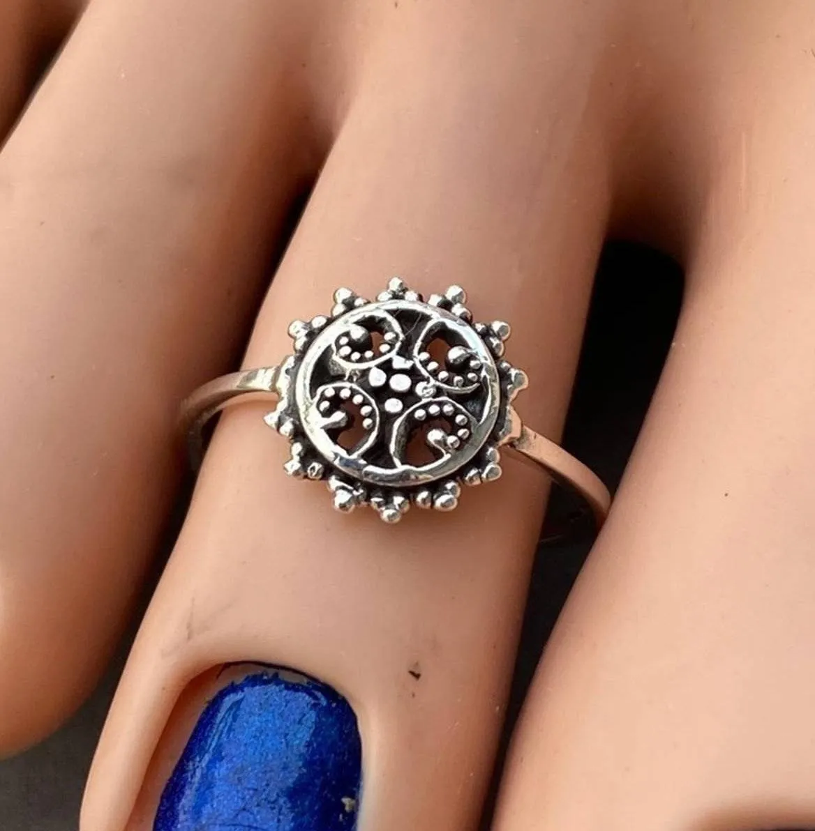 Granulated Sunburst Sterling Silver toe Midi Ring - Image 2
