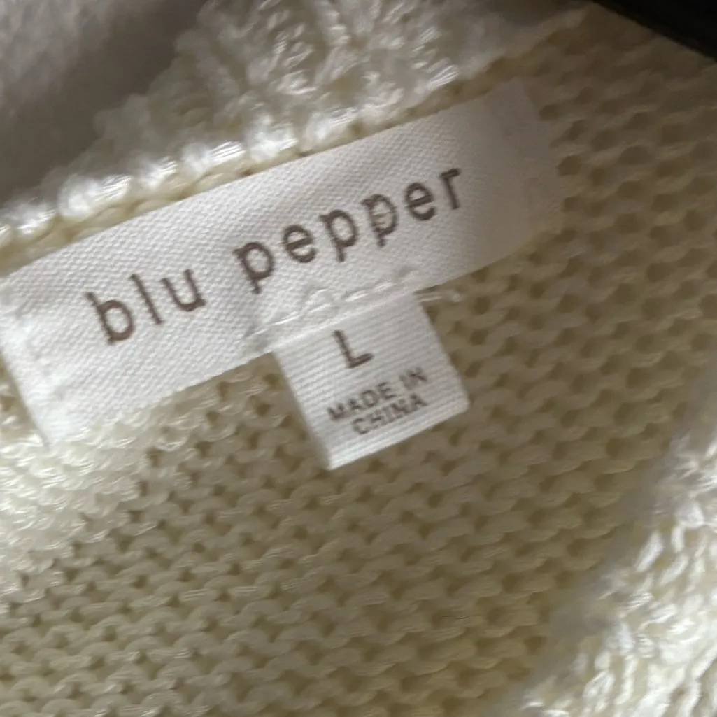 Blu Pepper Women's Scoop Neck Color Block Cream and Tan Knit Sweater L - Image 12