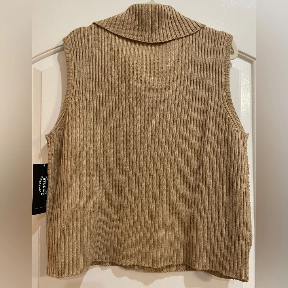 Designers Studio Originals Women’s Tan Suede Leather Cable Knit Vest Size XL. - Image 2