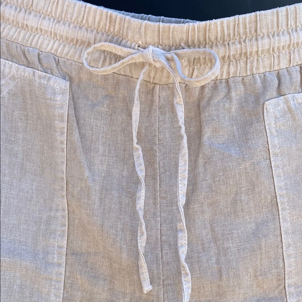 Universal Thread Cream Cargo Shorts Relaxed Fit Elastic Waist - Image 2