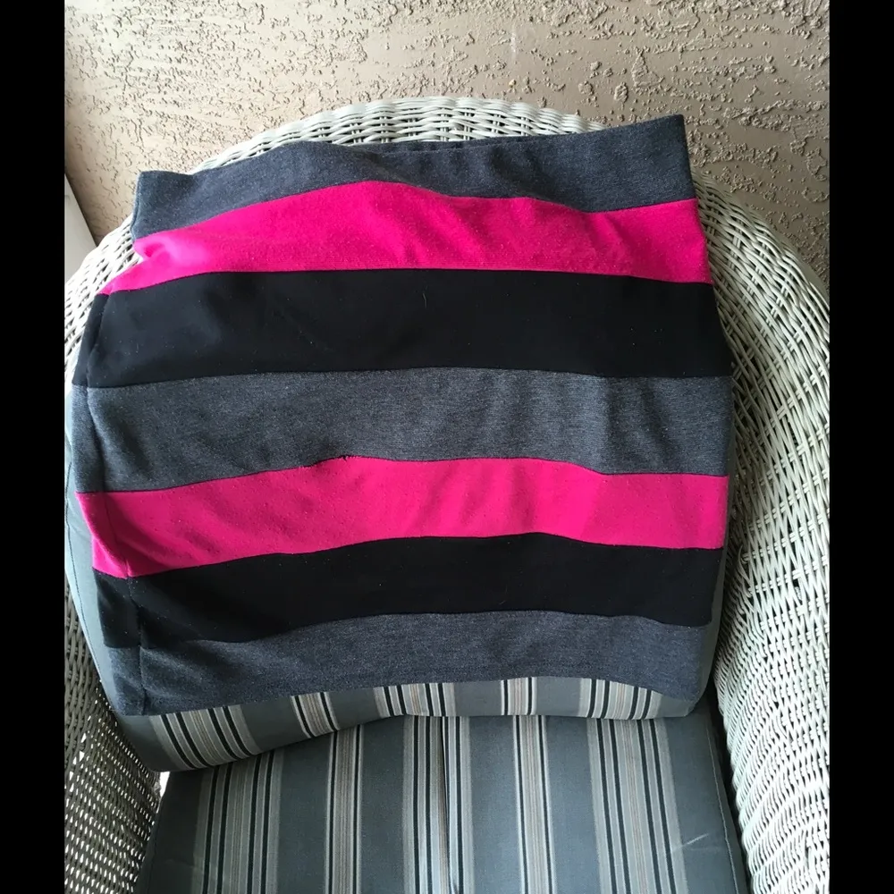 Gray, Pink & Black XL skirt - Image 2