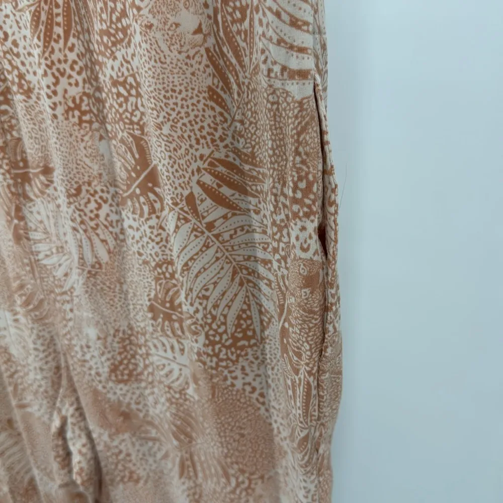 AnyBody leopard tropical tan pink short sleeve v - Image 11