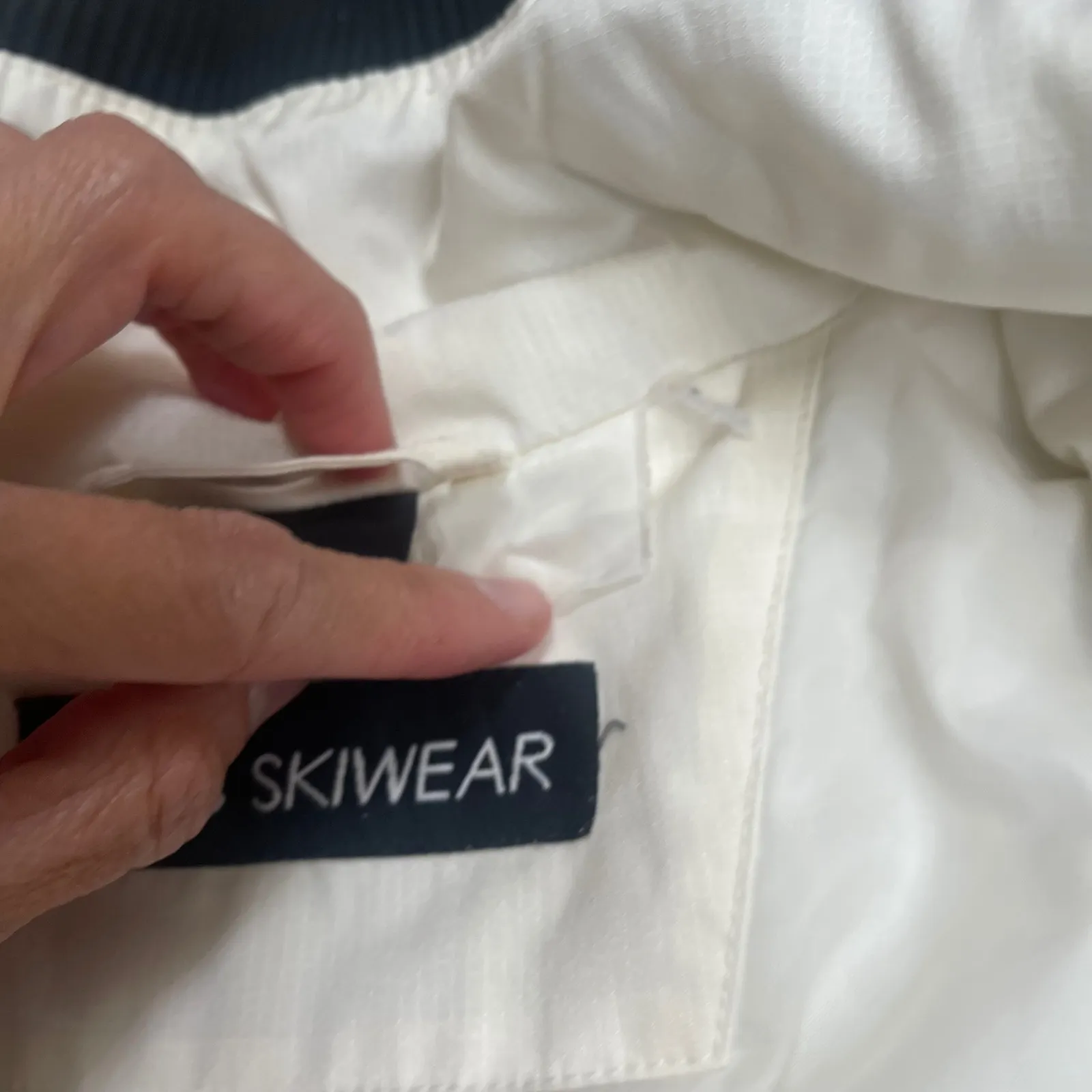 NILS Women's Ski Coat Jacket Snowboardi White Ivory Size 8 outdoors with hood - Image 16