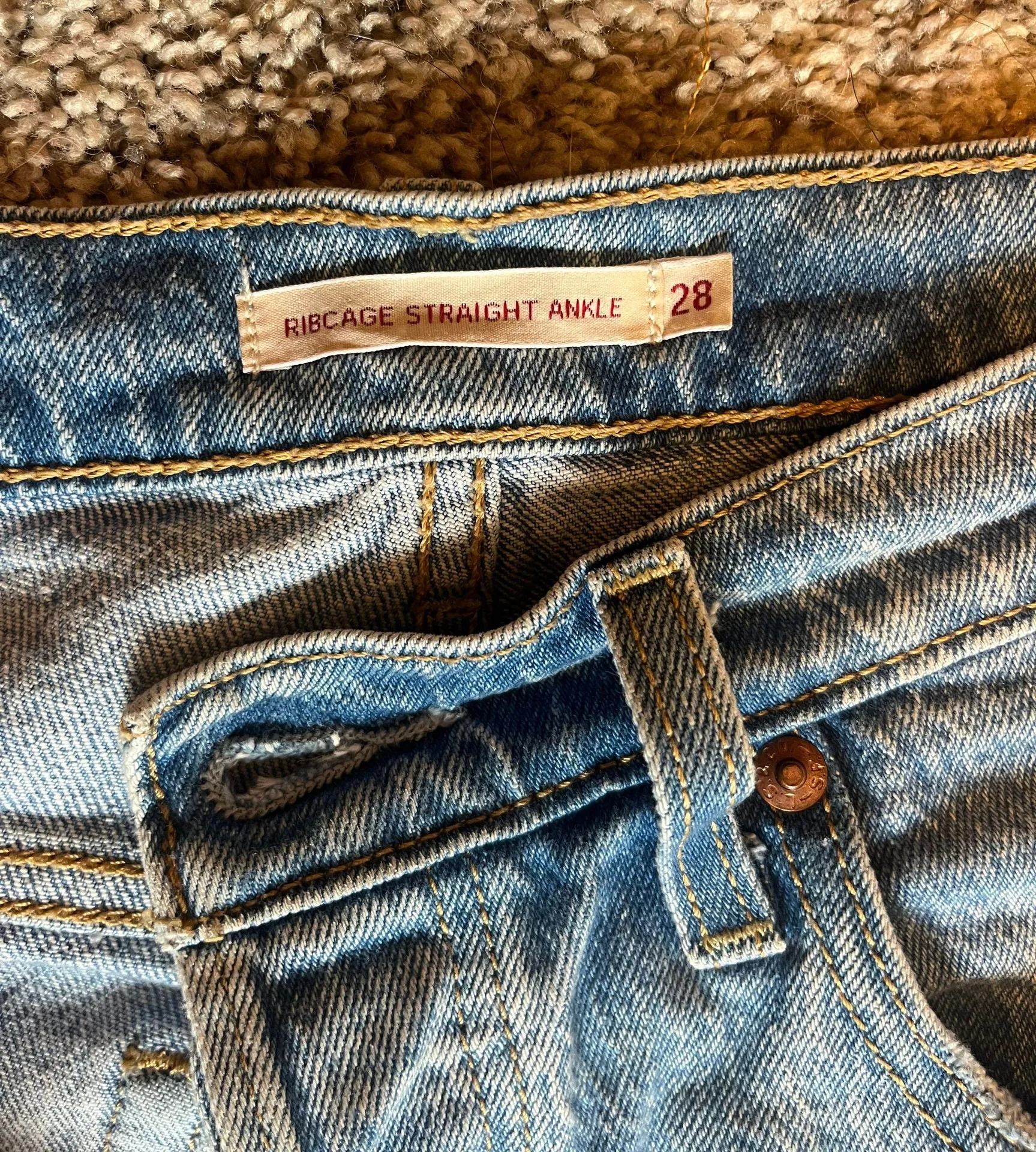 Levi’s Ribcage Straight Jeans - Image 4