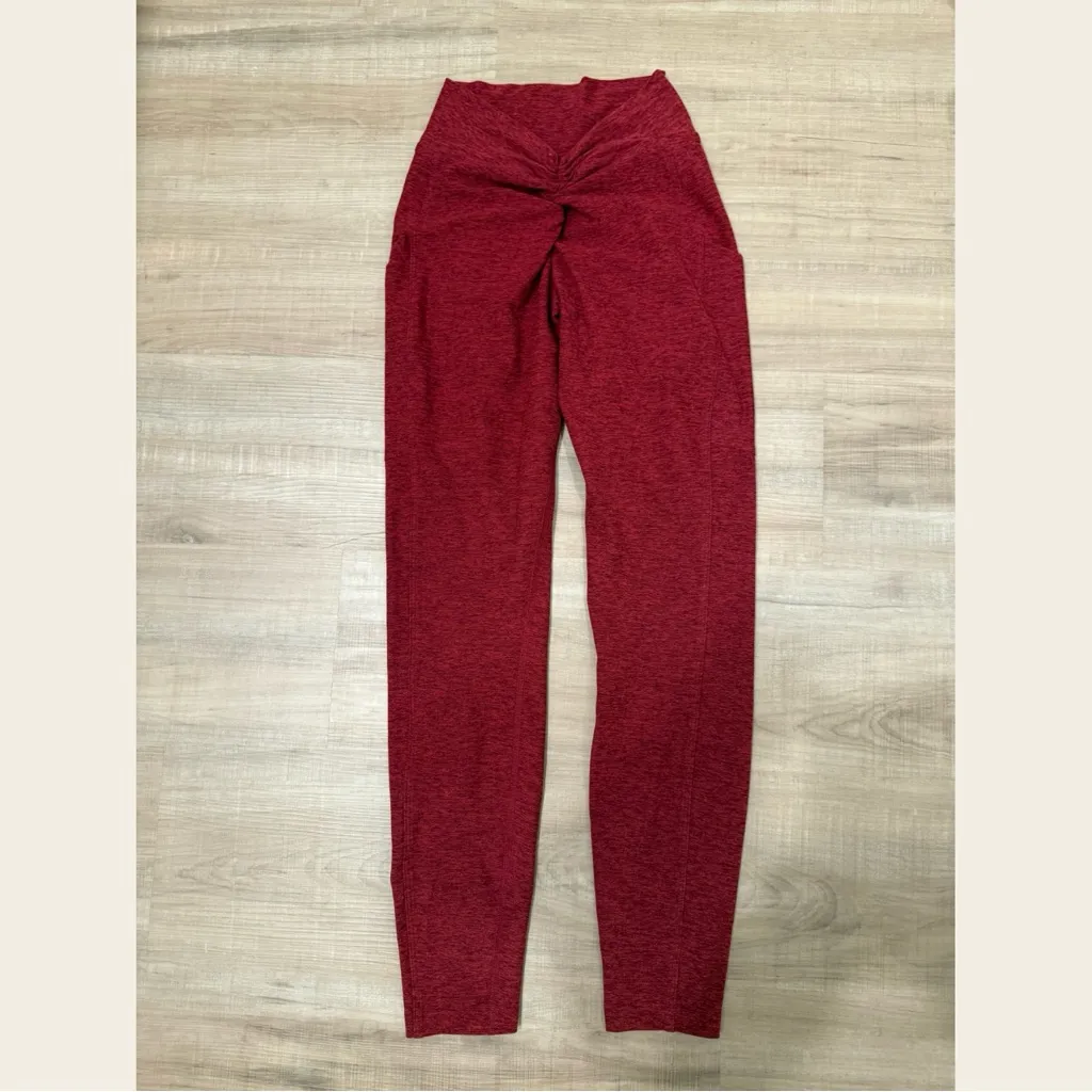 Bombshell v back leggings! - Image 2