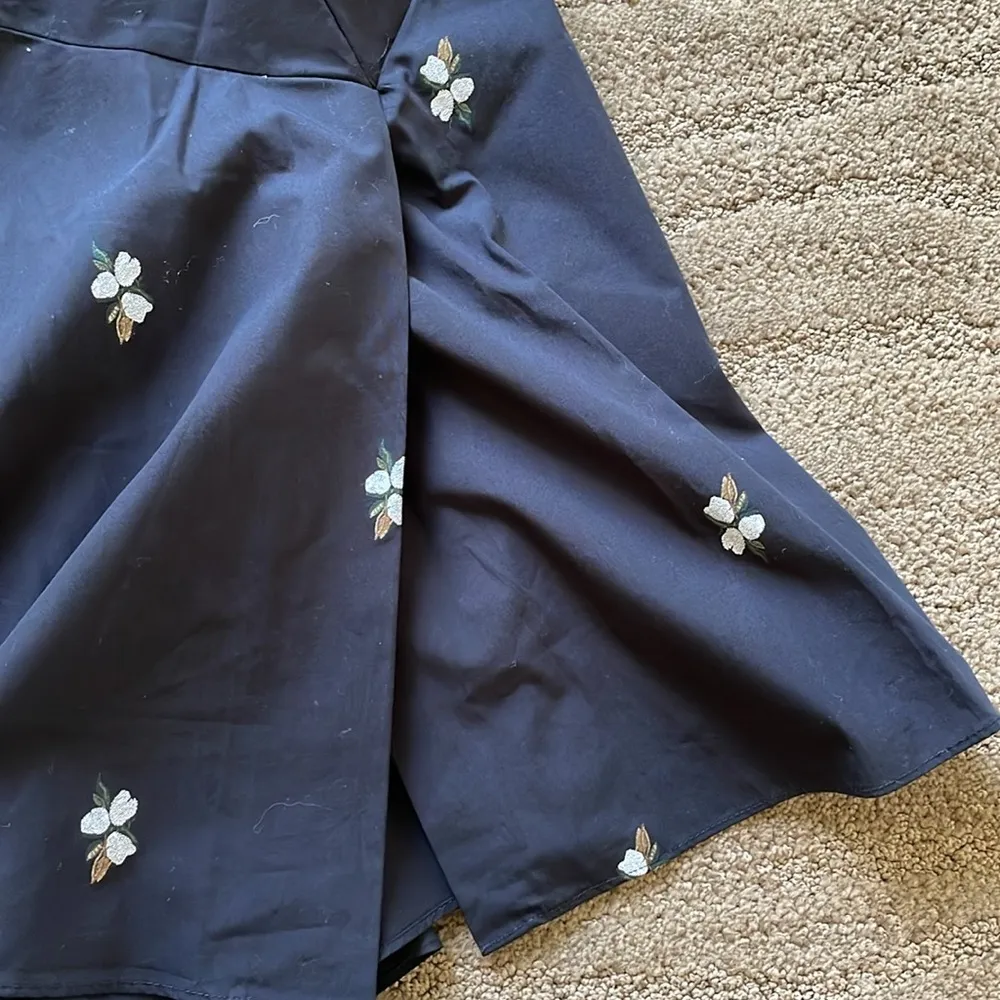 Vince beautiful embroidered floral mini cotton poplin skirt - Image 7