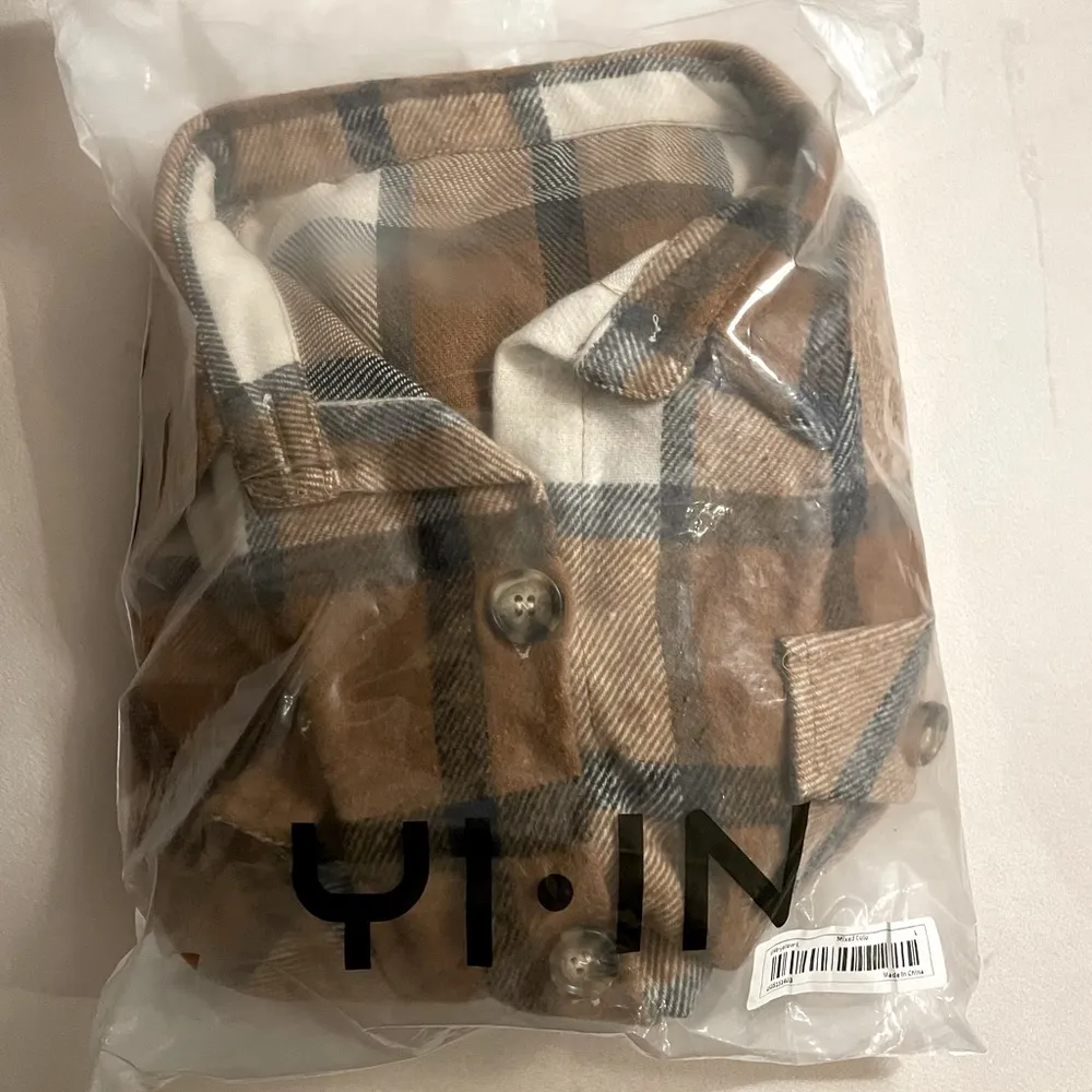 NWOT Plaid Women’s Shaket Top Brown/Tan/Black Color Size L Size L - Image 9