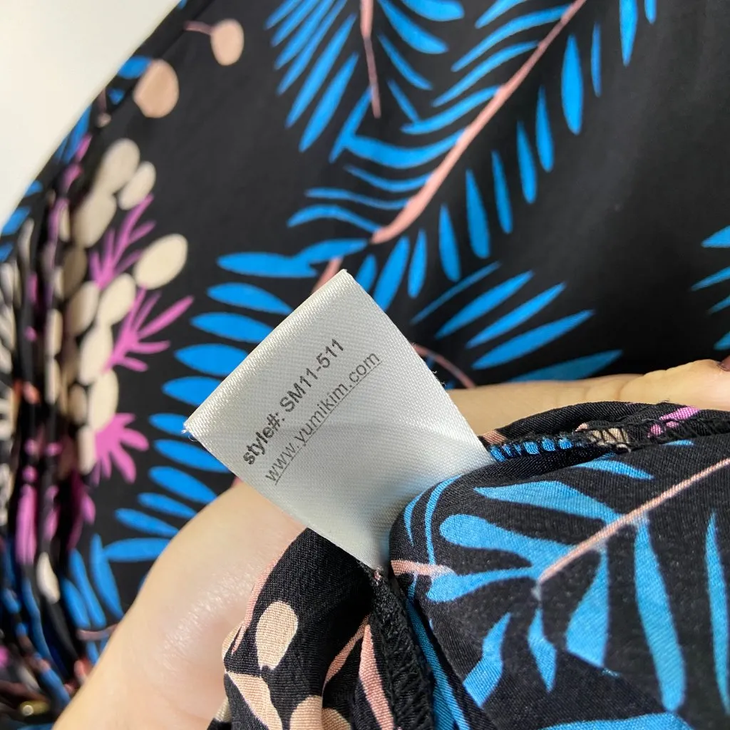 Yumi Kim 100% Silk Faux Button Dark Floral Blue Multi Color Top Size Small - Image 6