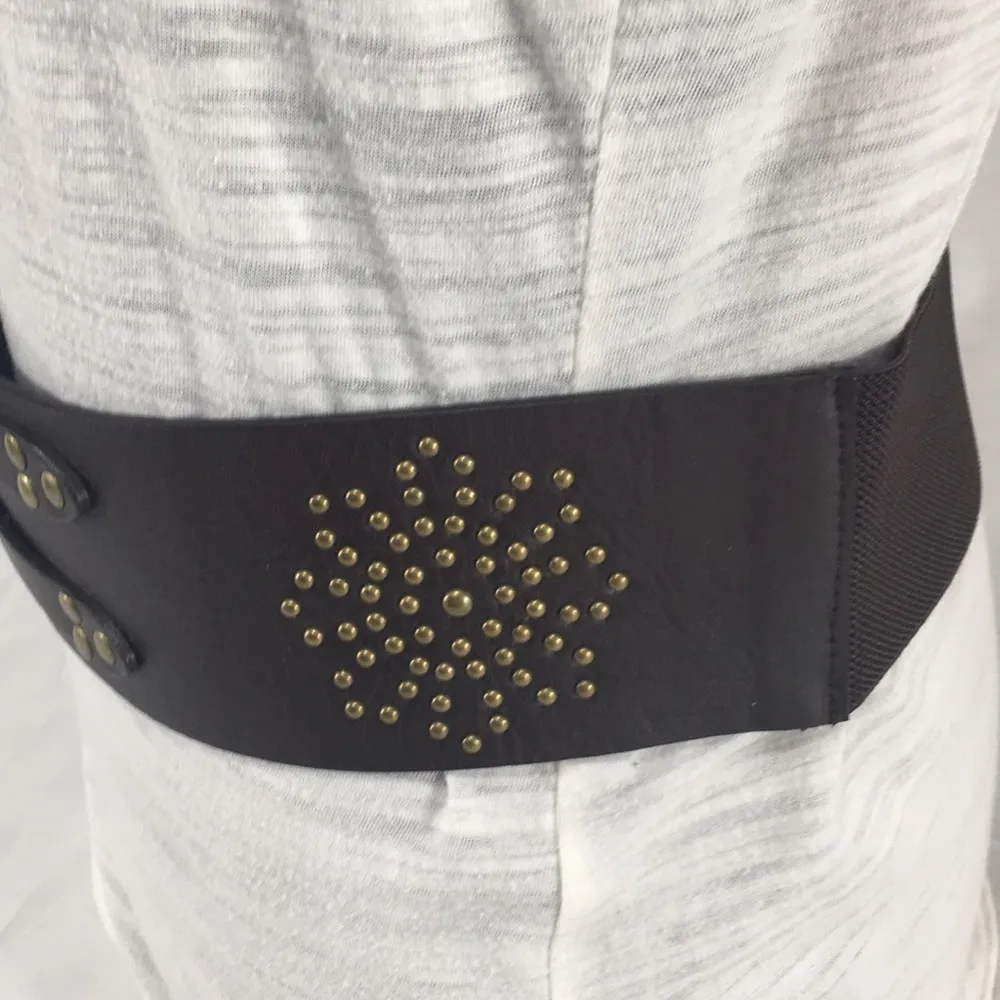 Faux Leather Flower Stretch Belt, Brown, Brass - Image 3