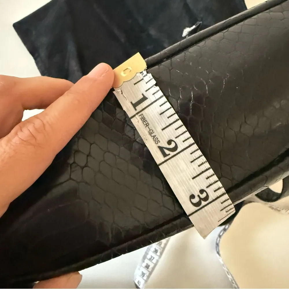 Vintage SHARIF Reptile Embossed Cross Body Shoulder Bag Black - Image 11