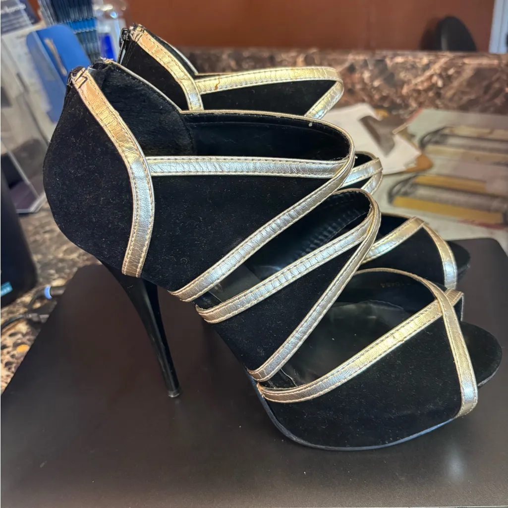 Charlotte Russe Black & Gold Strappy High Heels Size 8 Platform Dress Shoe - Image 2