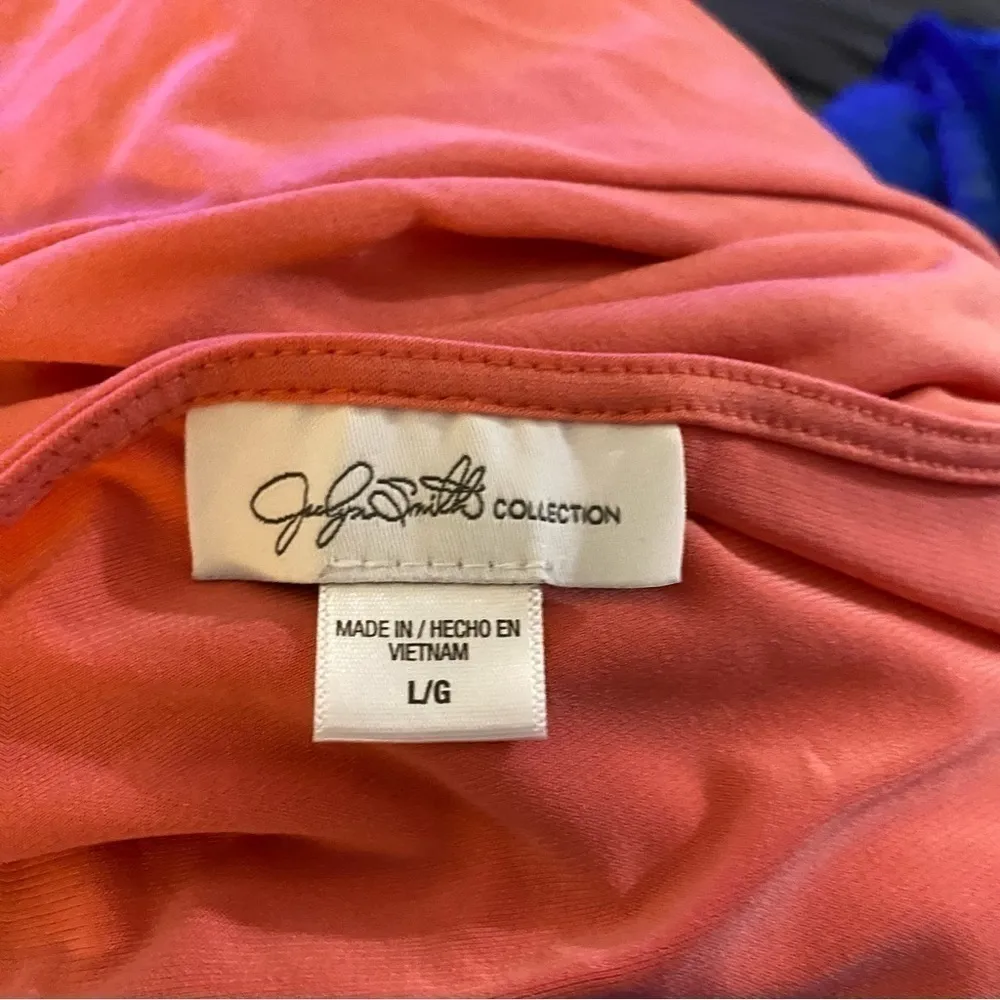 Jaclyn Smith Collection Short Sleeve V-Neck Blouse Pink Coral L - Image 2