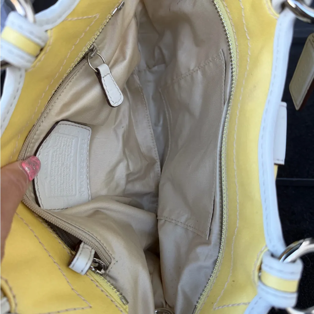 Vintage Coach Yellow and White Shoulder Bag - Image 5