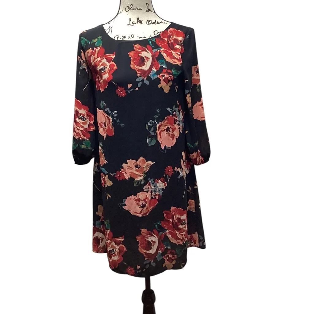 Everly Black floral dress.  Size Small - Image 4