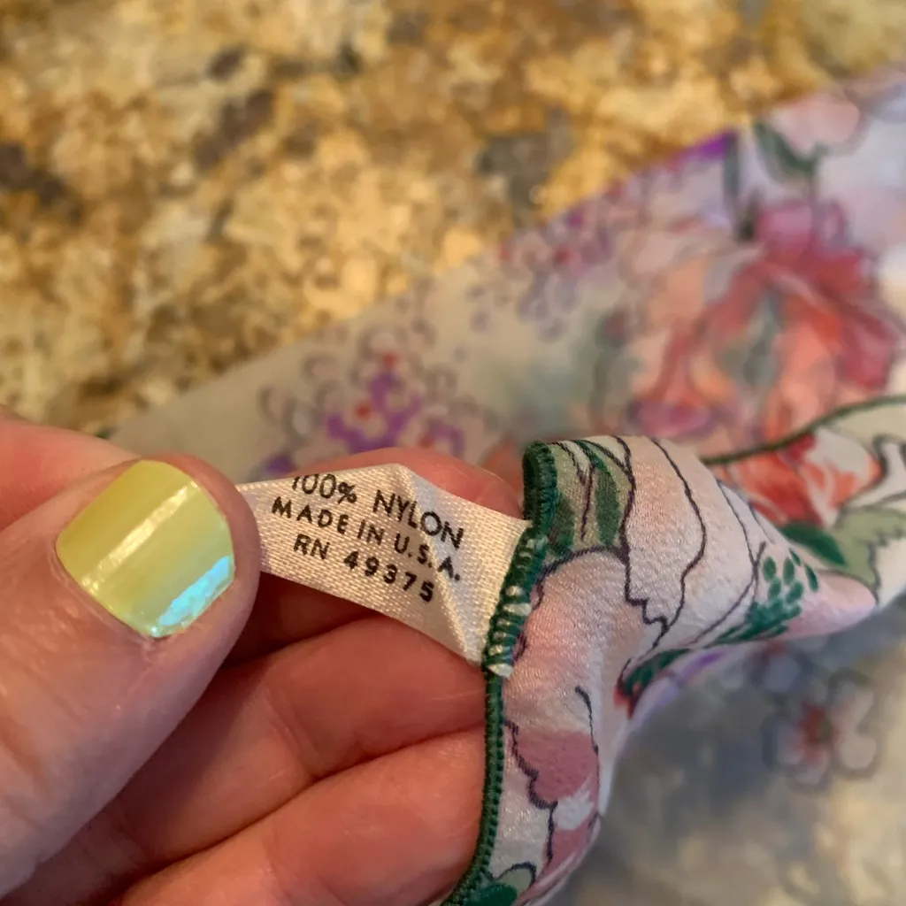 Vintage 1960s Head Wrap, Scarf Rectangle Handkerchief Nylon Floral 21 X 21 Red - Image 5