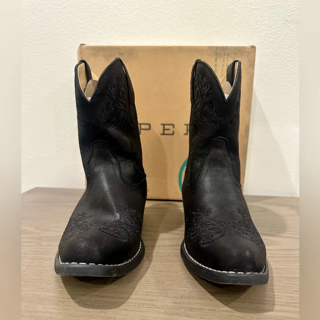 EUC Women’s Roper Boots Black Size 7 - Image 4