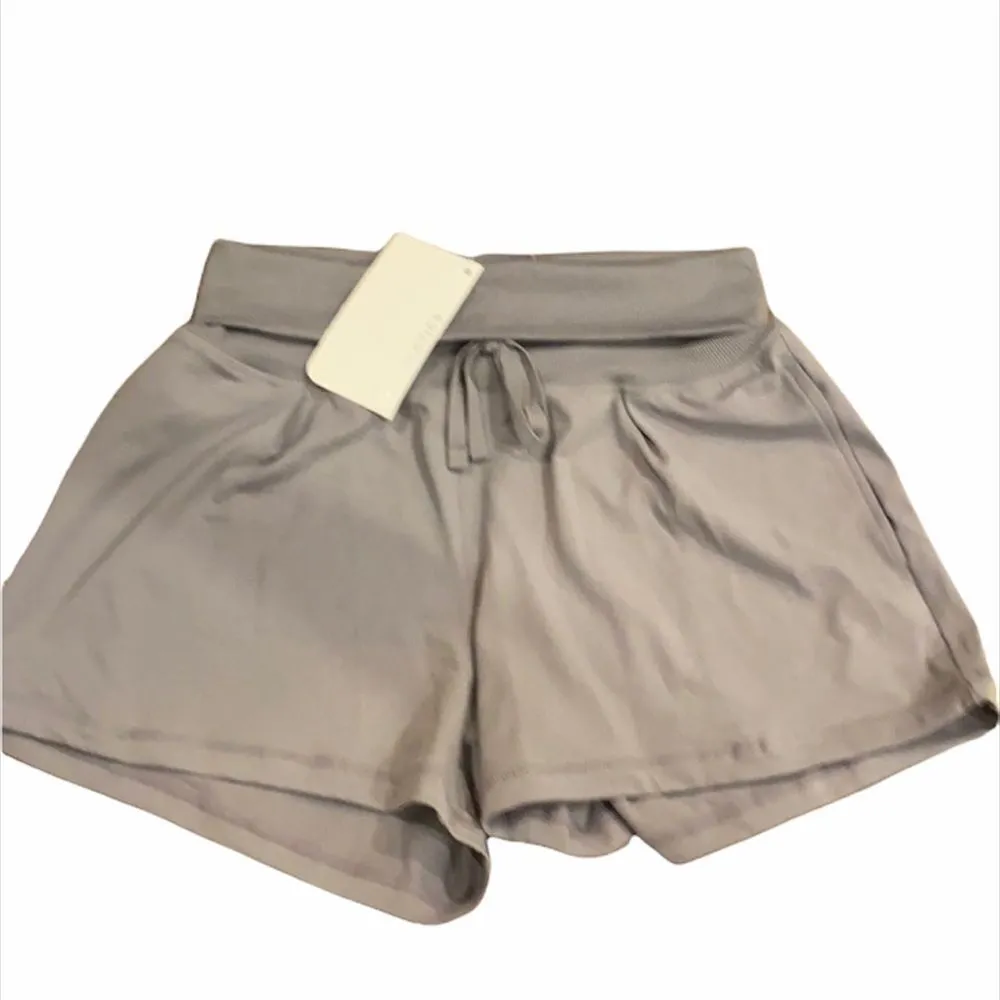 ✨ Fabletics Maj foldover waist shorts✨ - Image 4