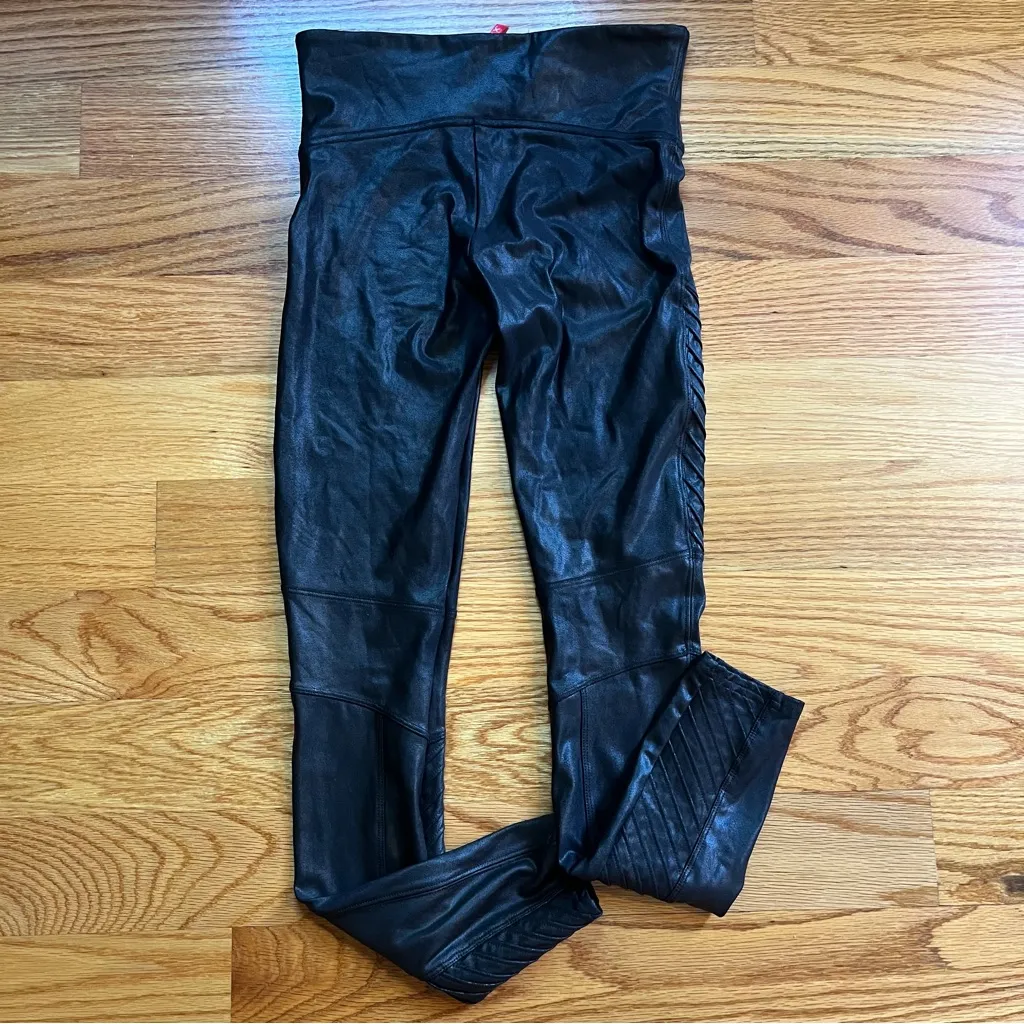 SPANX black moto metallic pleather-like leggings size small - Image 5