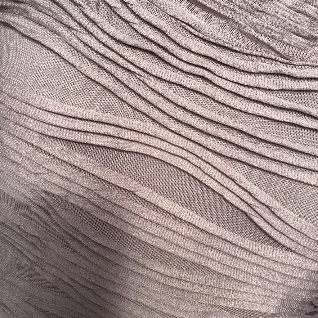 SUPER Flattering long sleeve dress 🌷🌷🌷 - Image 9