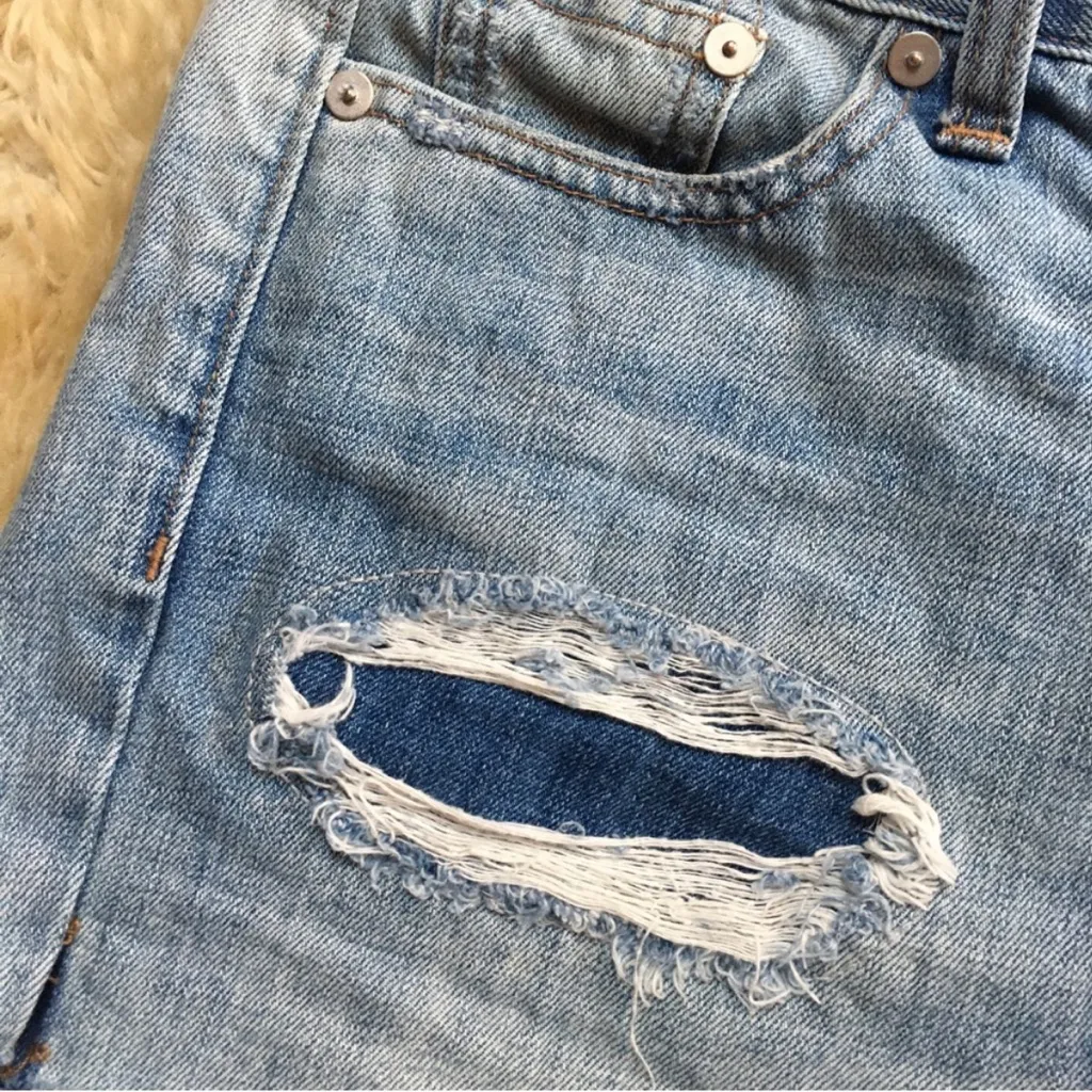 Madewell Women's Distressed Jean Shorts - Image 2