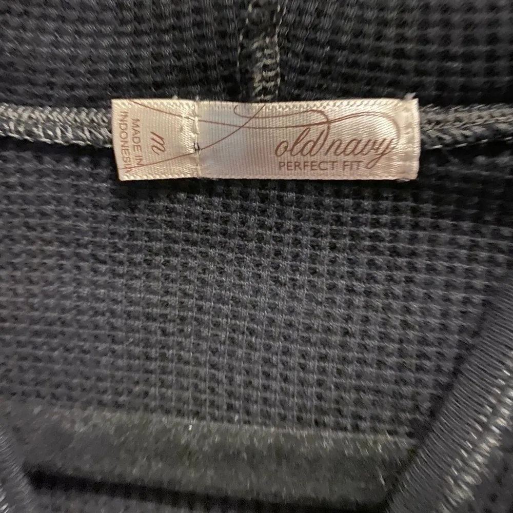 Old Navy black hooded thermal - Image 5