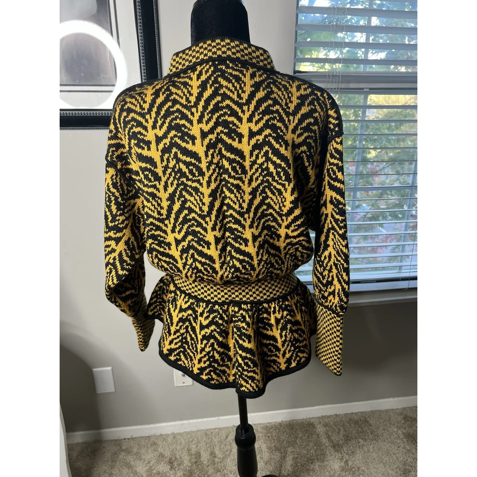 Vigdis‎ Design Handmade In Norway New Wool Vintage Sweater Medium NWOT RARE Black - Image 11