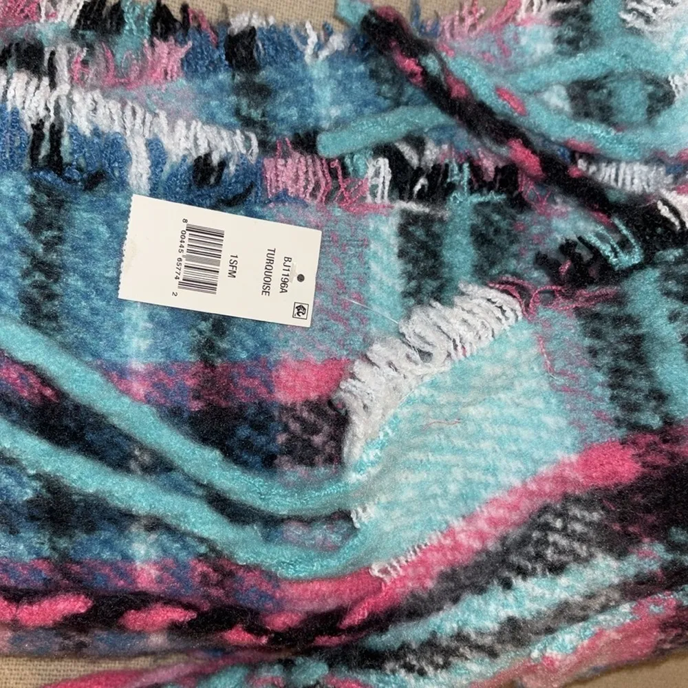 Betsey Johnson  fuchsia turquoise black plaid blanket scarf/pockets NWOT - Image 6