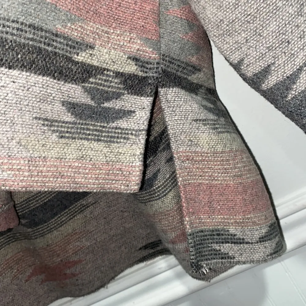 Western jacket shacket medium cotton soft cozy gray pink 2 button pockets - Image 3