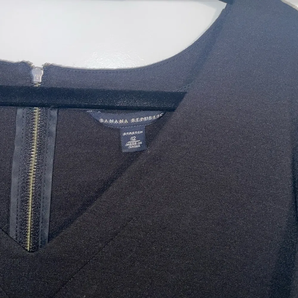 Banana Republic Sheath Dress Back Zip Black Sz 12 Cocktail Work Holiday Classic - Image 2