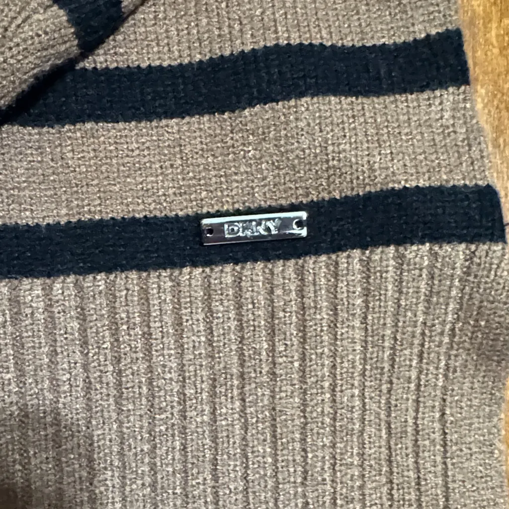 DKNY womenTan and Black Zip-Up Sweater - Image 4