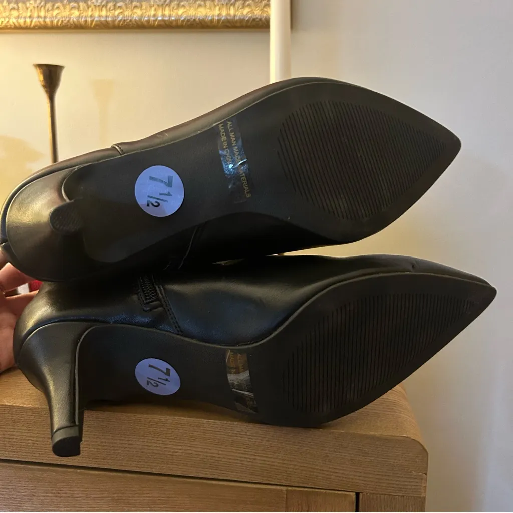 Dolce Vita Alexis Black Ankle Boots Pointed Toe Booties Kitten Heel NEW Size 7.5 - Image 6