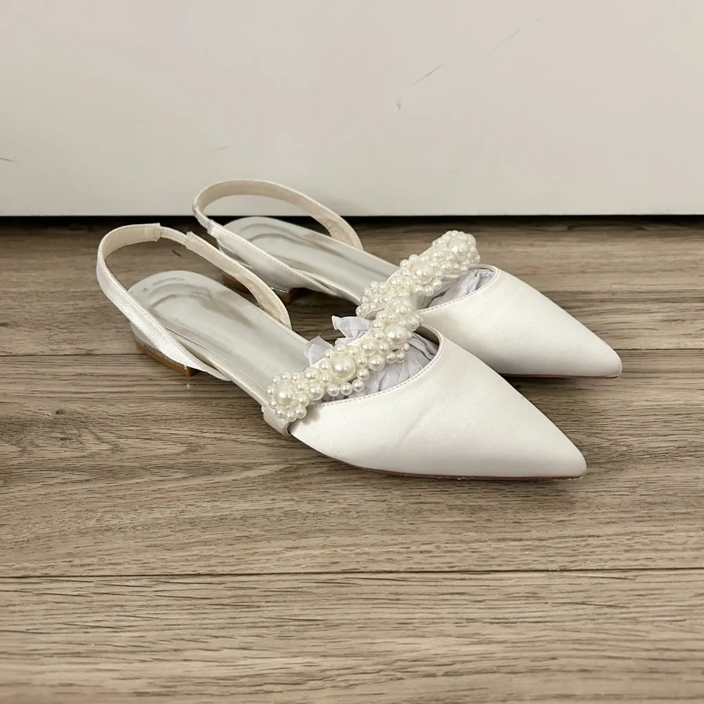 White Pearl Beaded Sling Back Satin Pointed Toe Heel Flat Size 7 - Image 3