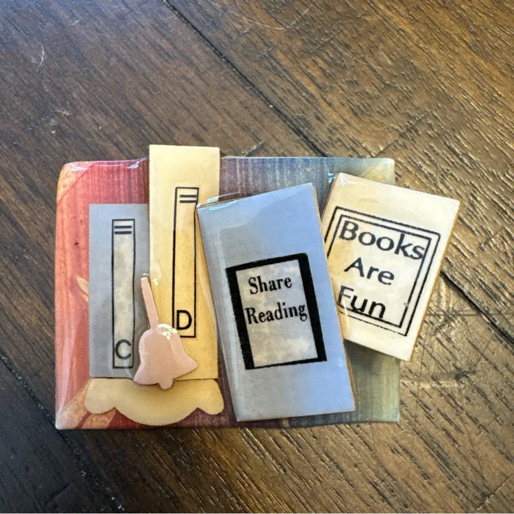 Vintage Book Pin by Lucinda Reading Brooch‎ Pin 2” Green - Image 2