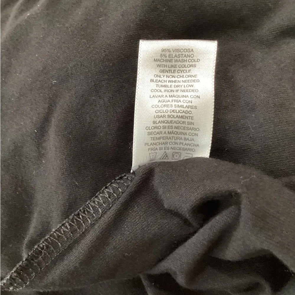 Ellen Tracy Black Short Sleeve Tee - Image 6