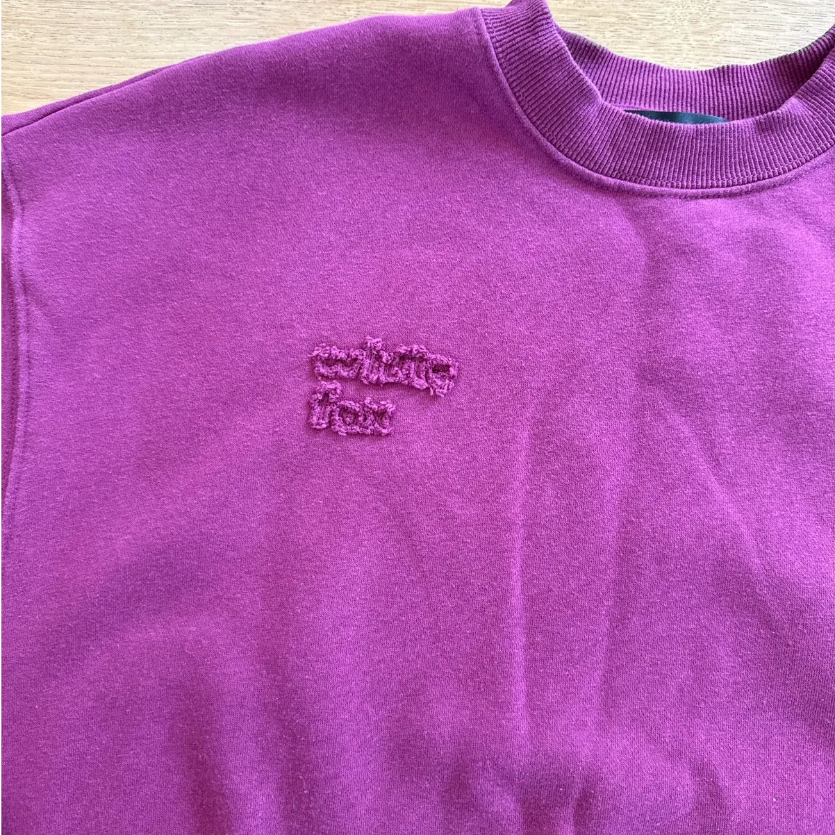 White Fox Sweatshirt Oversized From The archives Lexi in Berry Purple - Image 2