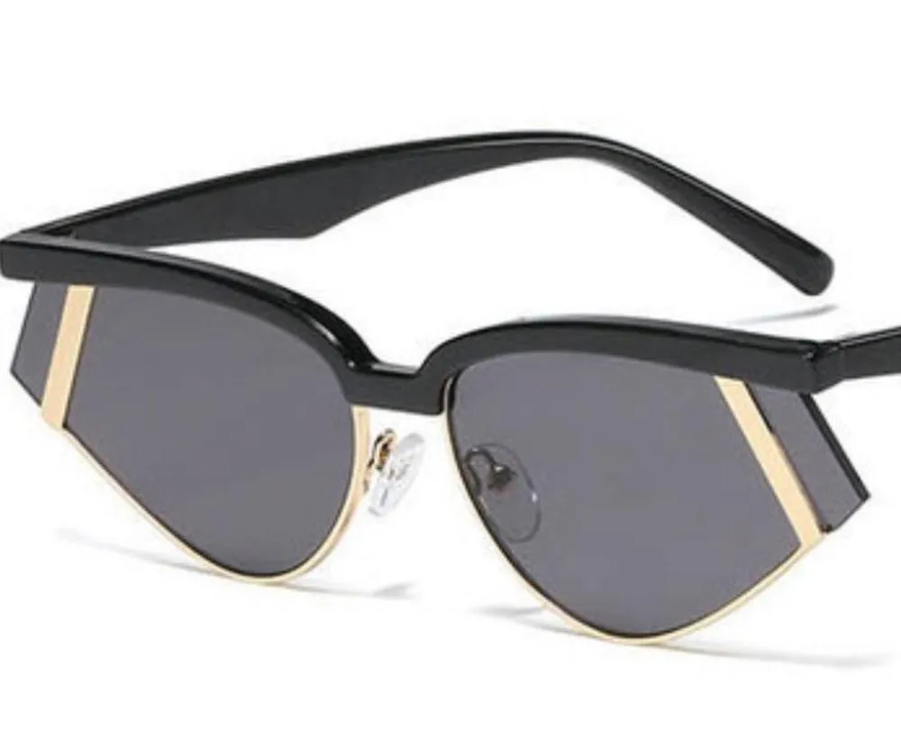 Small Cat Eye Sunglasses. Black and Gold - Image 2