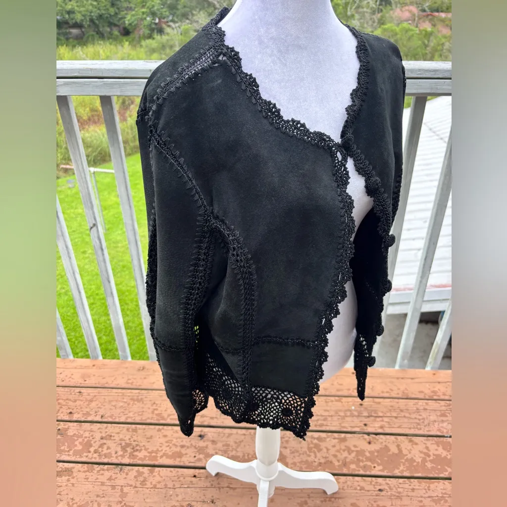 Suede Essentials Black Cropped Jacket Cardigan Size M - Image 2