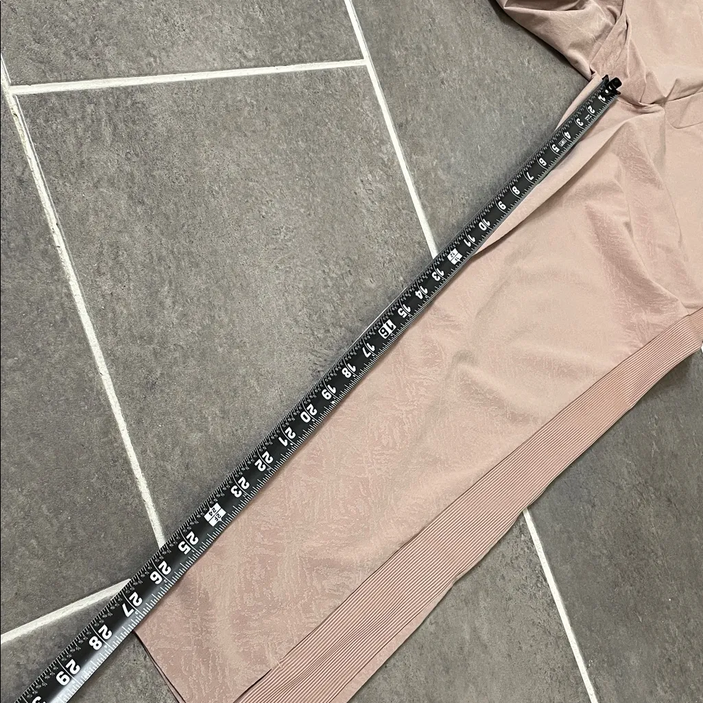 Athleta Brooklyn Textured Ankle Pant size 6 - Image 6