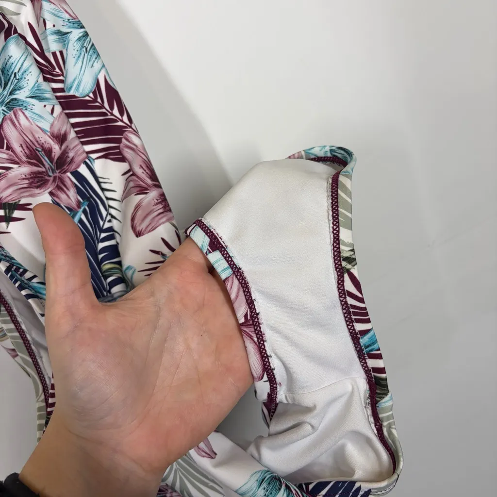 Hurley Floral One Piece Swimsuit Size Large - Image 10