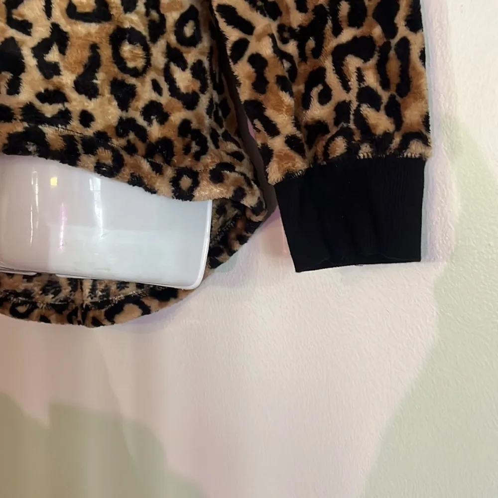 Faded Glory fuzzy leopard sweatshirt - Image 2