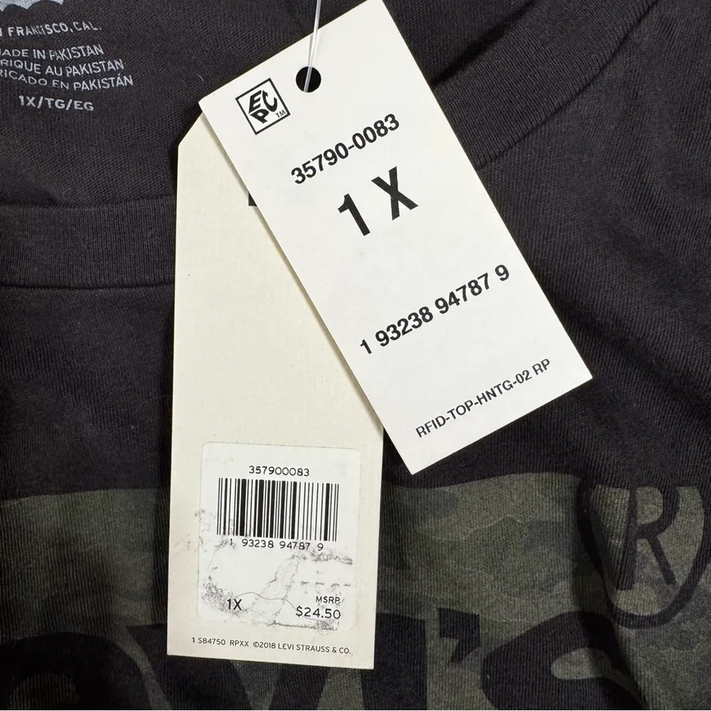 Levis Women’s Short Sleeve T-Shirt - Image 8