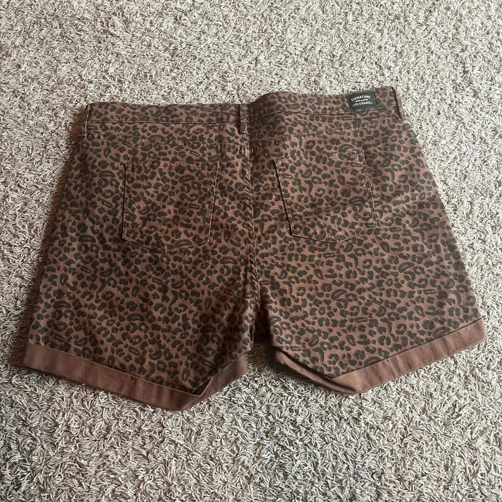 Signature by Levi Strauss Black / Brown Leopard Print Mid Rise Jean Shorts 24W - Image 2