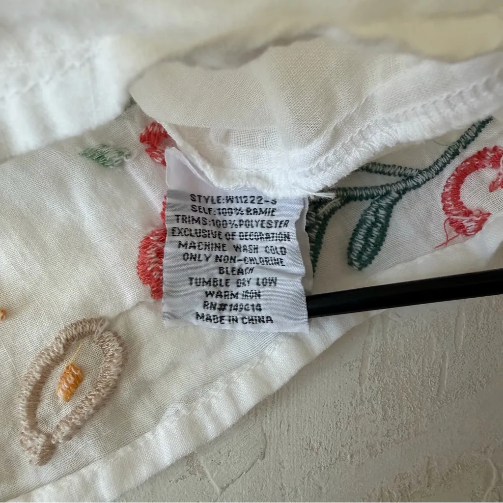 Johnny Was Olinda Floral Butterfly Embroidered Puff Sleeve Top Size L - Image 7